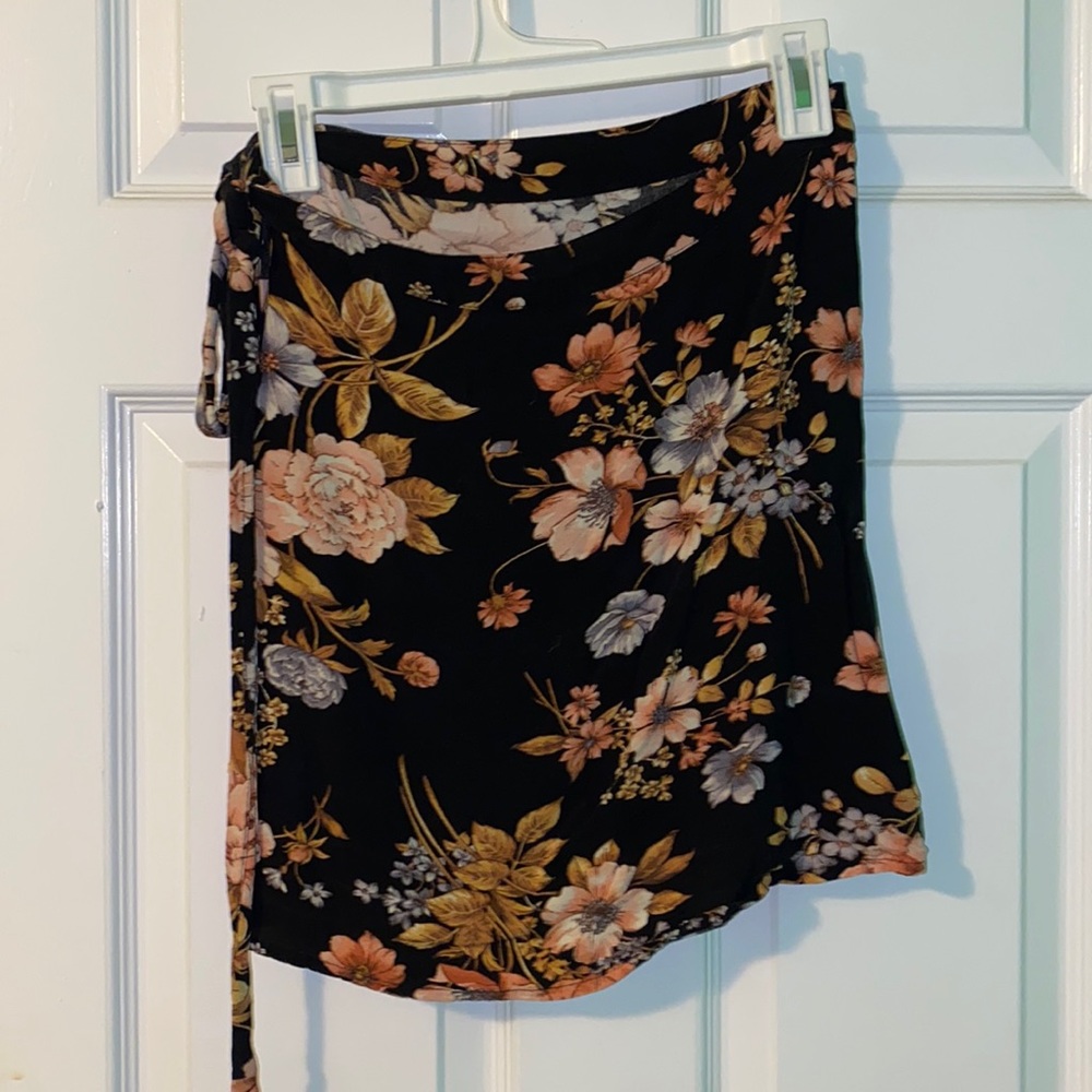 ⛄️3/$25 ⛄️ American eagle wrap skirt
